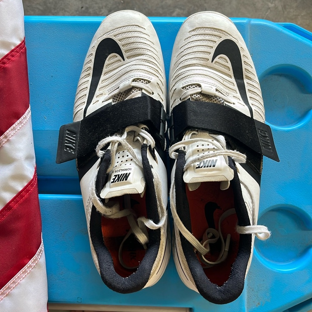 Nike Romaleos 3 - Black and White